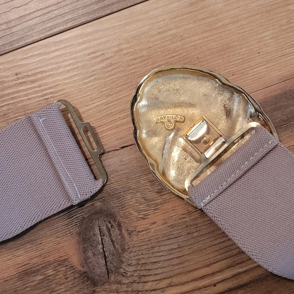 DAY-LOR Vintage Stretch Elastic Belt with Stylish Enamel Circular Buckle - Picture 5 of 8